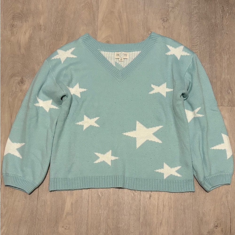 Francesca's V-Neck Sweater in Light Blue with Star Pattern